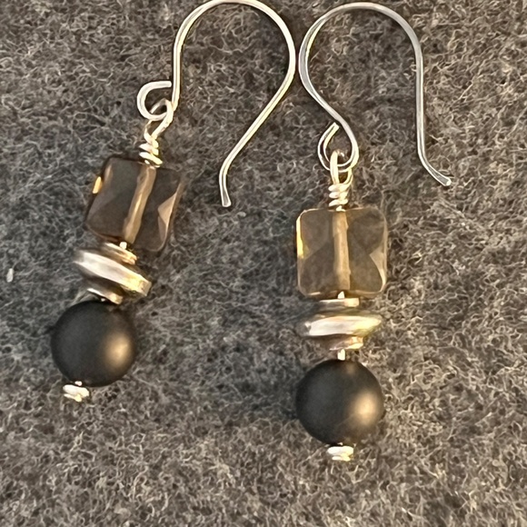 Hand Made- Faceted Smokey Quartz, Matte Onyx and Sterling Silver Earrings - Picture 3 of 5